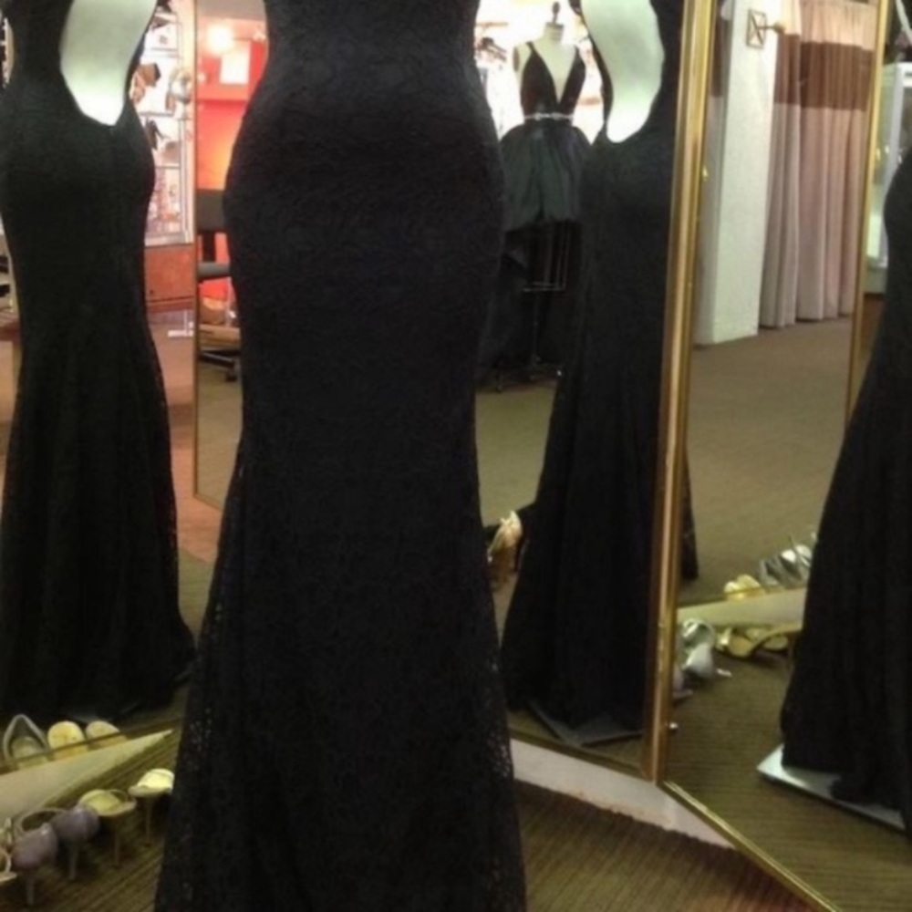 Ana María Couture black lace high neck gown. - Picture 2 of 7